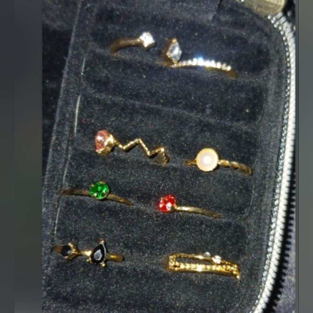 Rings and jewelry box NWOT - Picture 6 of 6